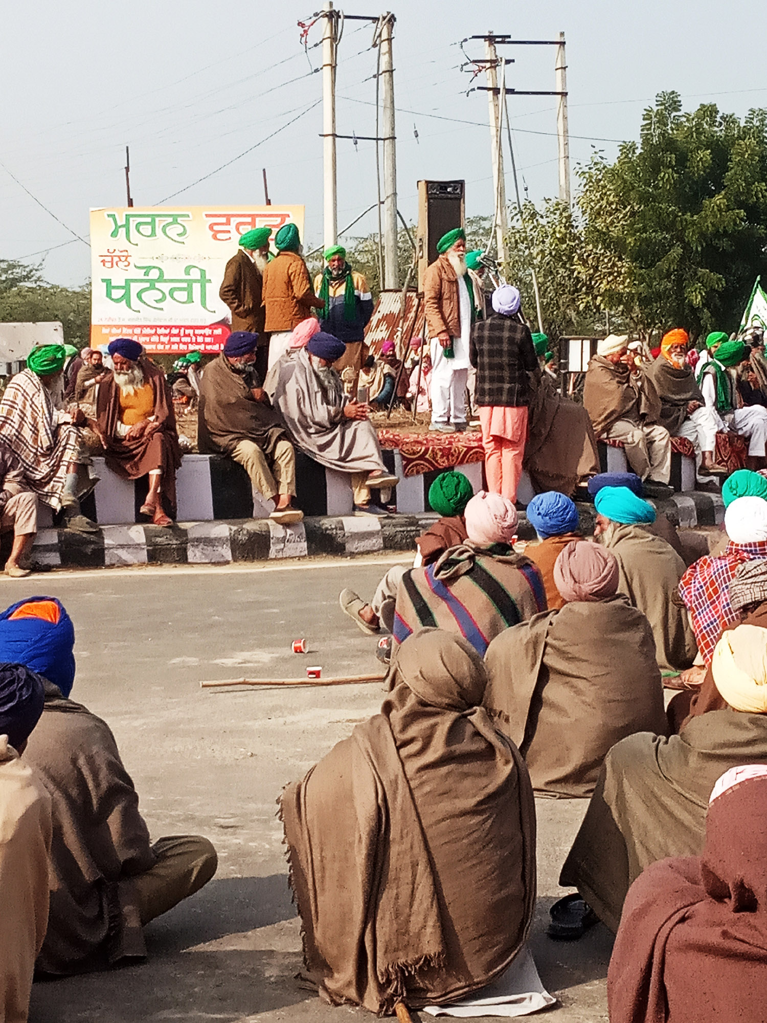 Maud Mandi completely closed on the call of bandh, demonstration held in Chowk